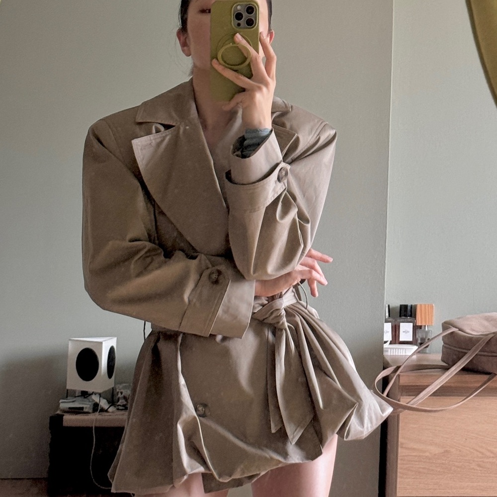 HELSA Beige short bubble hem trench Jacket in stone xxs